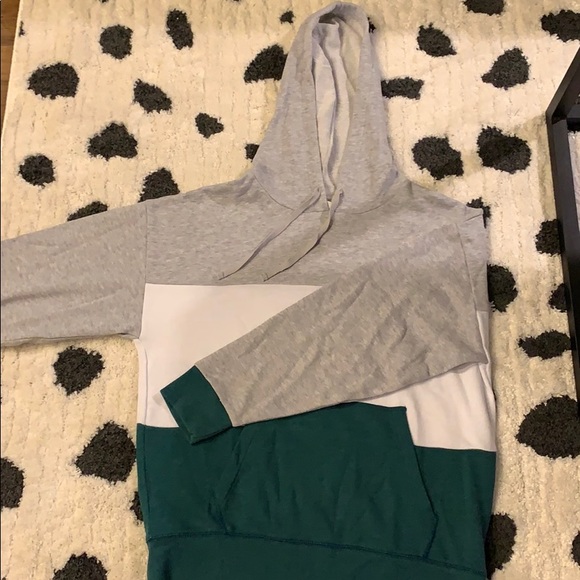 American Eagle Outfitters Tops - AEO colorblock hoodie American Eagle Outfitters Tops - AEO colorblock hoodie